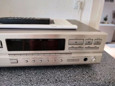 CD Player der Marke DENON in einem TOP-Zustand und nur 100 Stunden Betriebszeit
